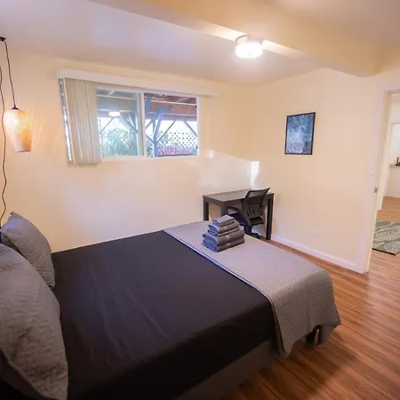The Hilo Cottage-3